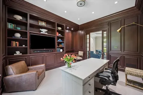 605 Skokie Lane S Glencoe IL 60022