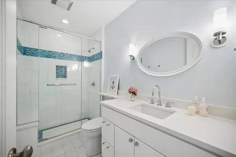 605 Skokie Lane S Glencoe IL 60022