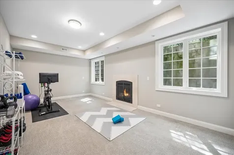 605 Skokie Lane S Glencoe IL 60022