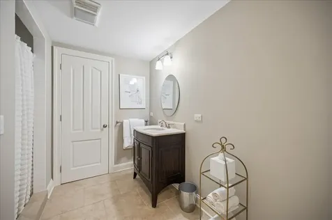 605 Skokie Lane S Glencoe IL 60022
