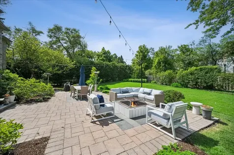 605 Skokie Lane S Glencoe IL 60022