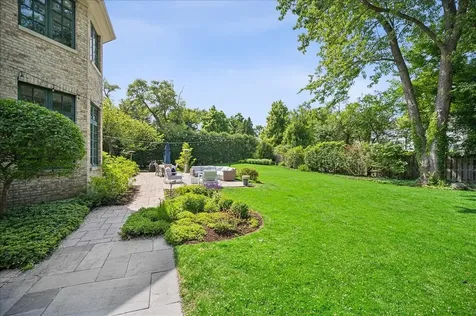 605 Skokie Lane S Glencoe IL 60022
