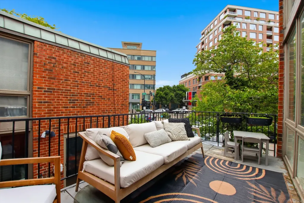2170 North Lincoln Avenue Chicago IL 60614