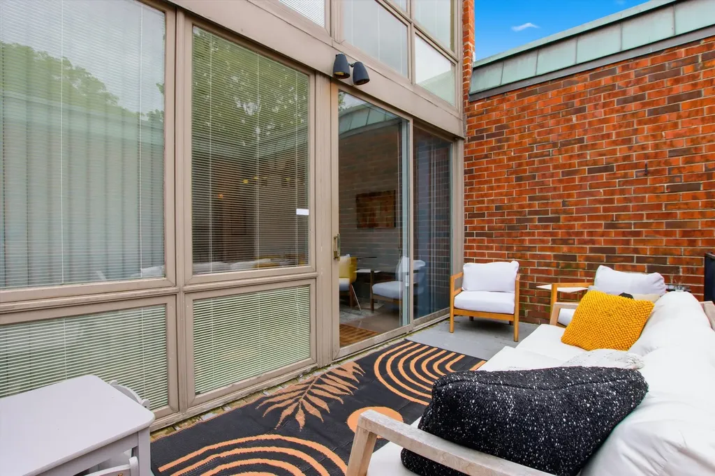 2170 North Lincoln Avenue Chicago IL 60614