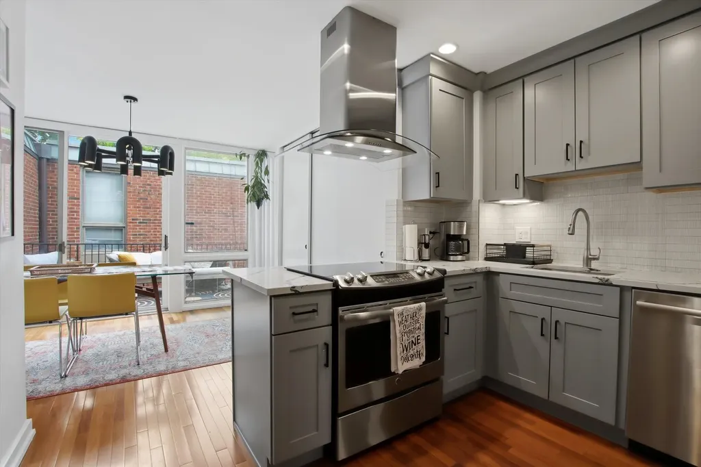 2170 North Lincoln Avenue Chicago IL 60614