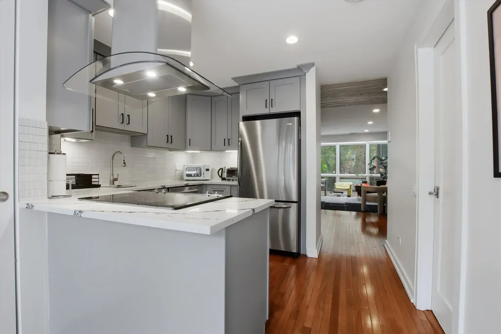 2170 North Lincoln Avenue Chicago IL 60614