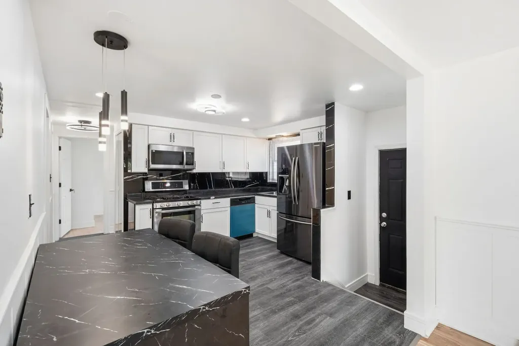 1145 East 90th Street Chicago IL 60619