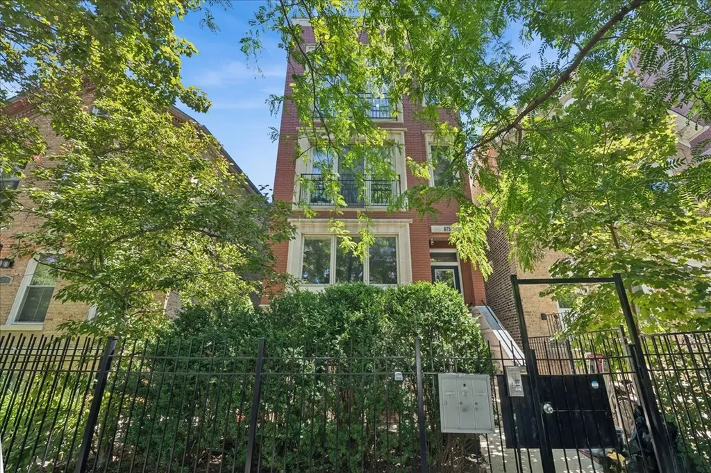 875 North Paulina Street Chicago IL 60622