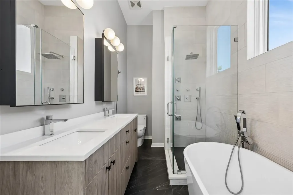 875 North Paulina Street Chicago IL 60622