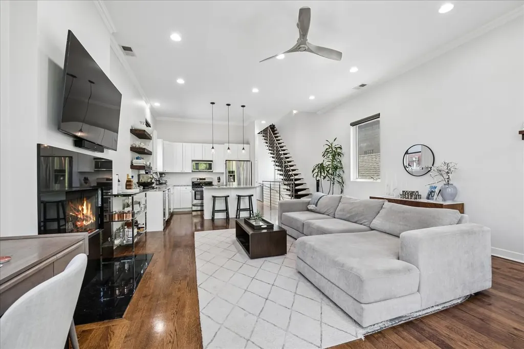 875 North Paulina Street Chicago IL 60622