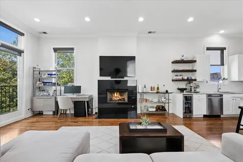 875 North Paulina Street Chicago IL 60622