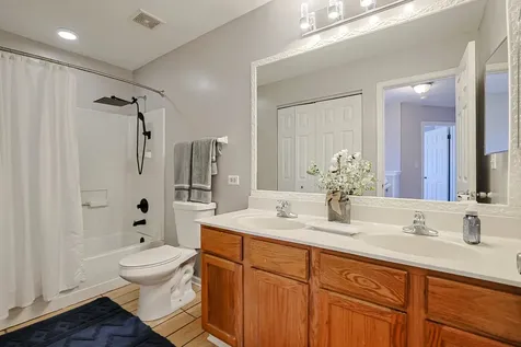 1854 South Fallbrook Drive Round Lake IL 60073