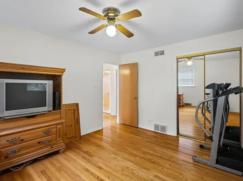 834 North Rainbow Drive Glenwood IL 60425