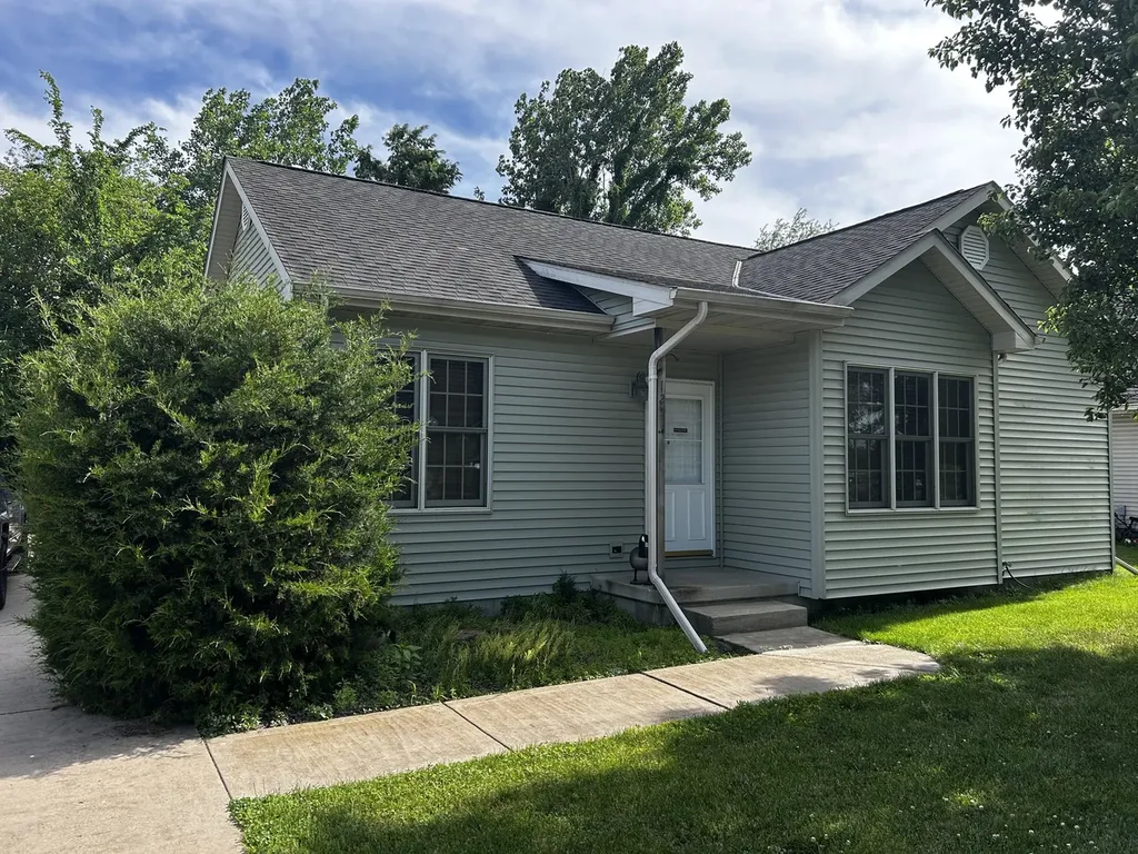 125 West 1st Street Braidwood IL 60408