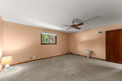 18039 Whitman Lane Lansing IL 60438