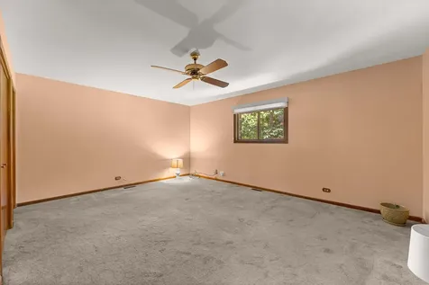 18039 Whitman Lane Lansing IL 60438