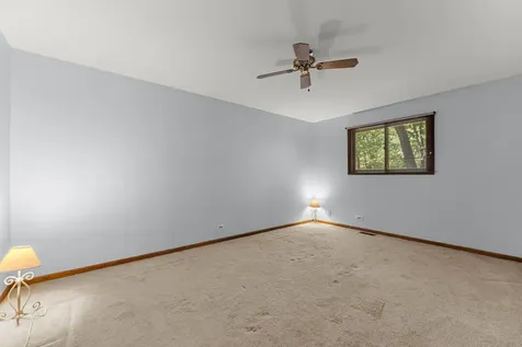18039 Whitman Lane Lansing IL 60438