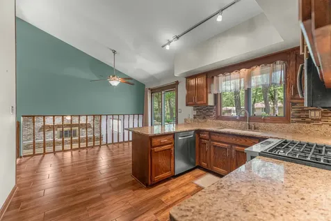 18039 Whitman Lane Lansing IL 60438