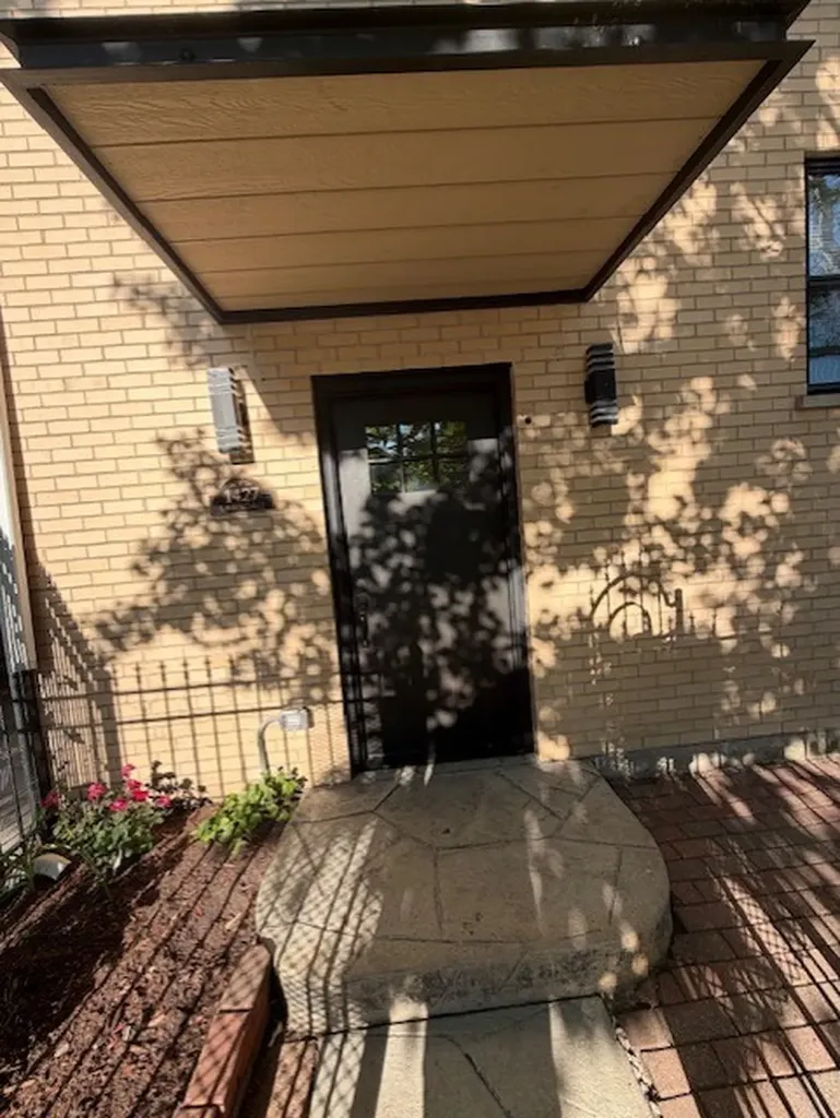 1427 North Lawndale Avenue Chicago IL 60651