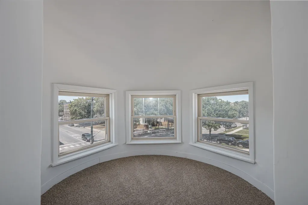 5901 South Indiana Avenue Chicago IL 60637