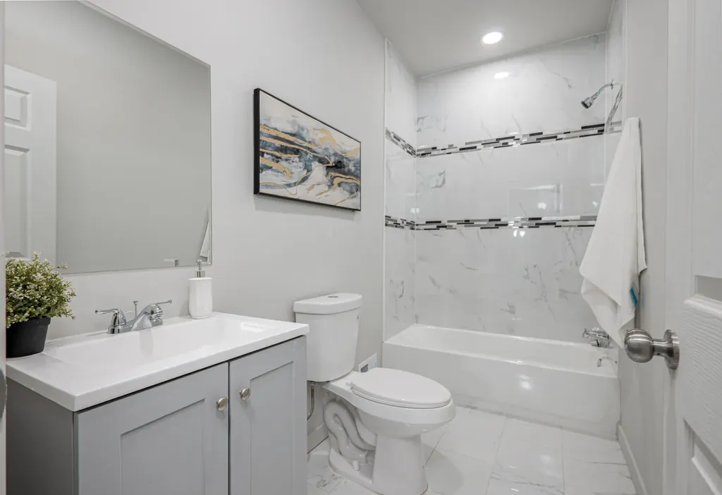 5901 South Indiana Avenue Chicago IL 60637