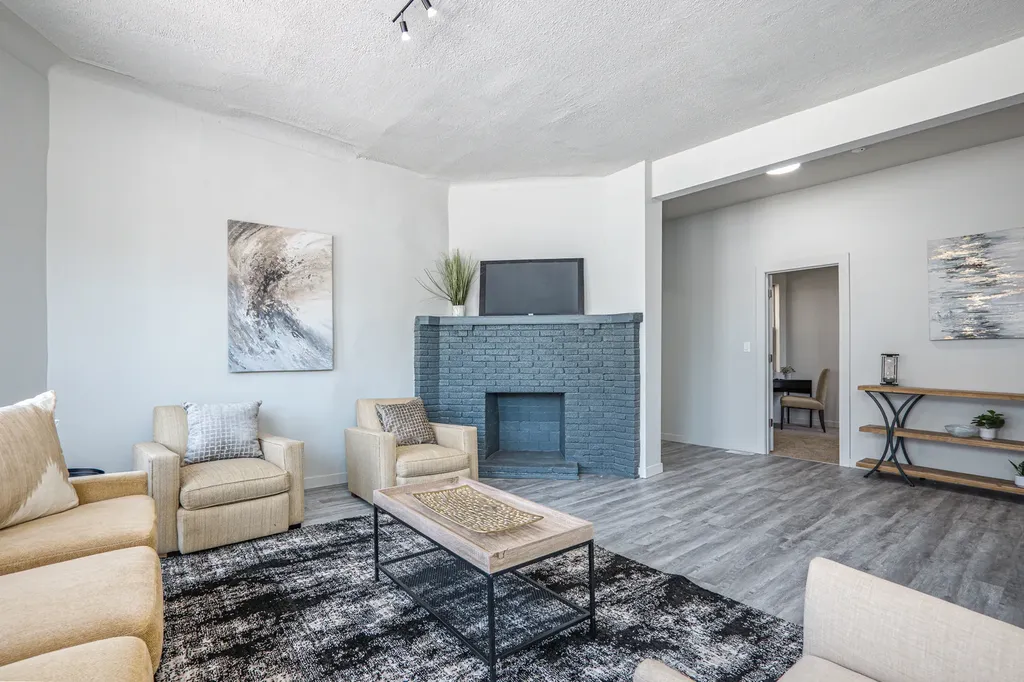 5901 South Indiana Avenue Chicago IL 60637