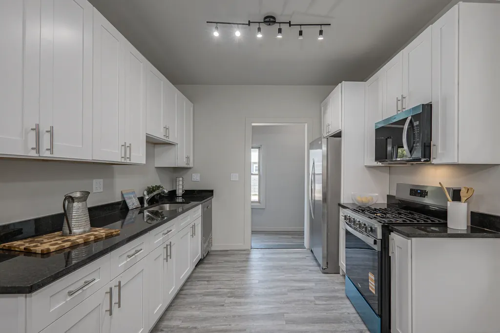 5901 South Indiana Avenue Chicago IL 60637