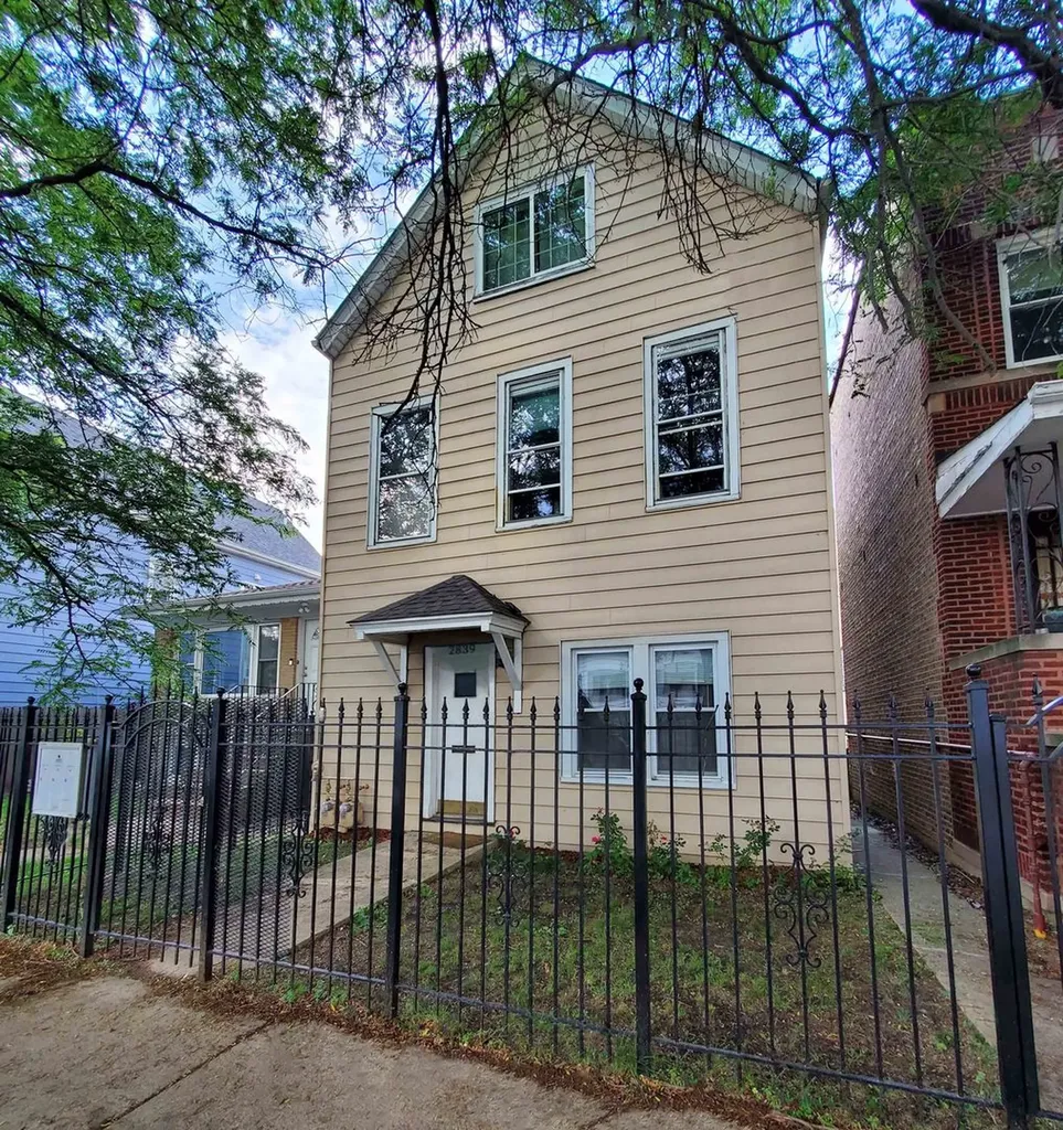 2839 North Central Park Avenue Chicago IL 60618