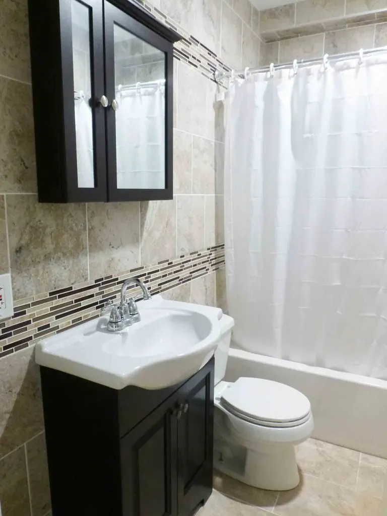 2839 North Central Park Avenue Chicago IL 60618