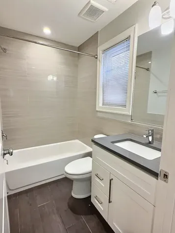 2538 North Southport Avenue Chicago IL 60614