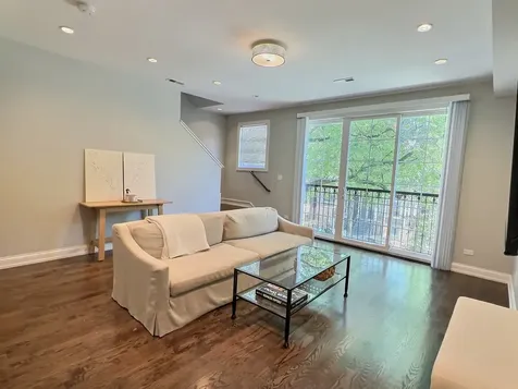 2538 North Southport Avenue Chicago IL 60614