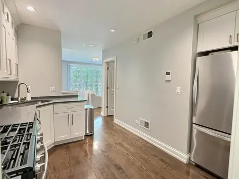2538 North Southport Avenue Chicago IL 60614
