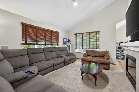 352 New Haven Drive Cary IL 60013