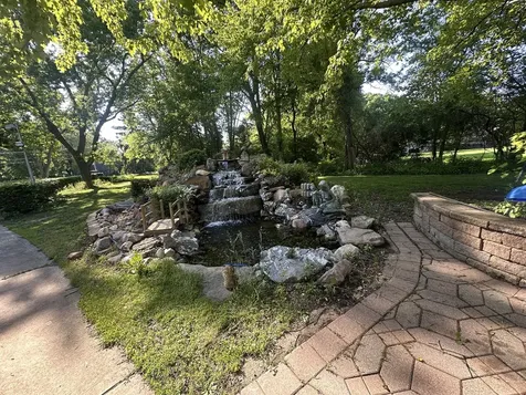 1N521 Mac Queen Dr Drive West Chicago IL 60185