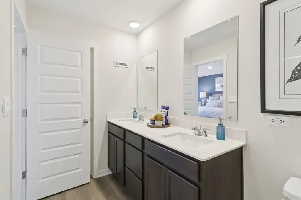 1744 Stable Lane Aurora IL 60503