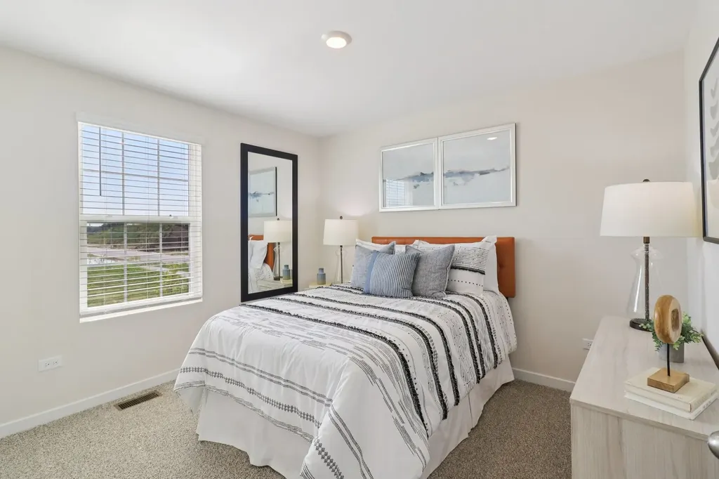 1744 Stable Lane Aurora IL 60503