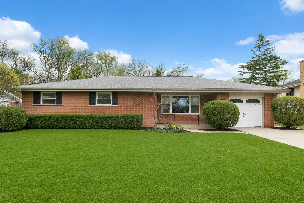 629 North Wren Avenue Palatine IL 60067