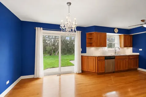 629 North Wren Avenue Palatine IL 60067