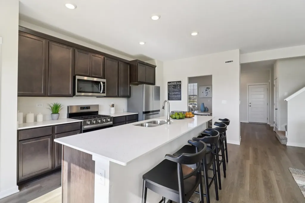 1661 Baler Avenue Aurora IL 60503