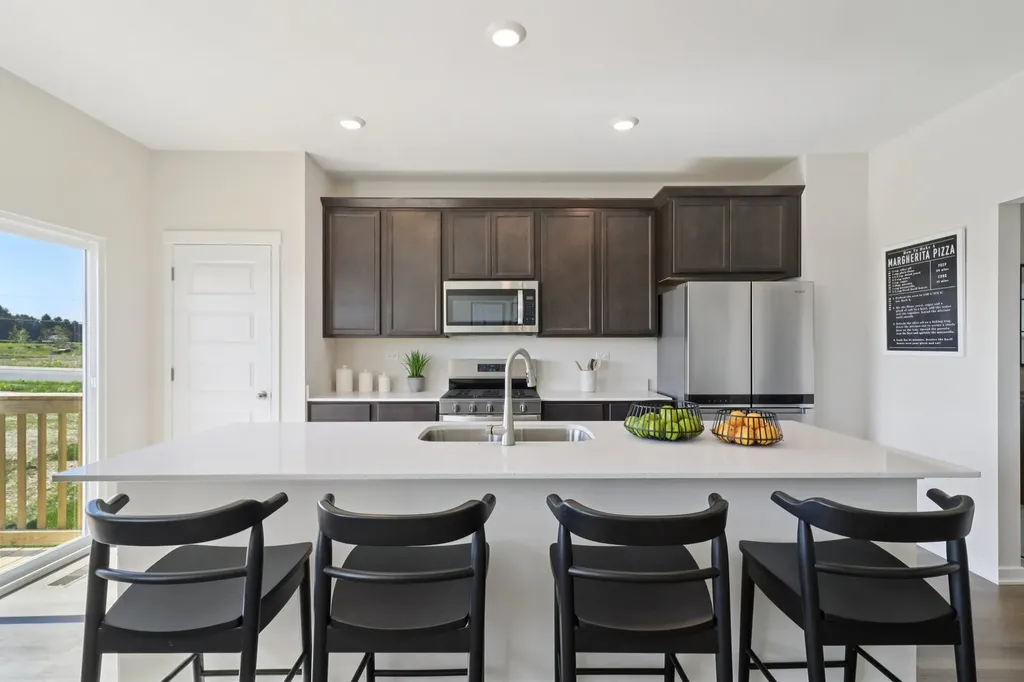 1661 Baler Avenue Aurora IL 60503