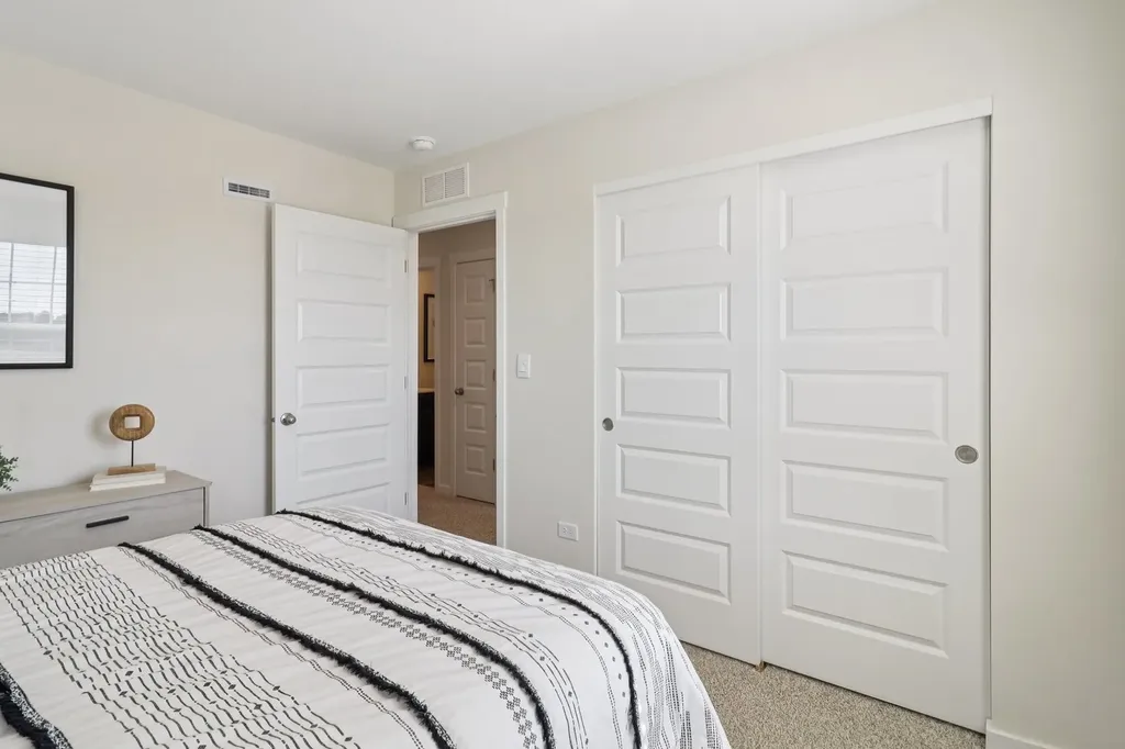 1661 Baler Avenue Aurora IL 60503