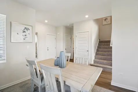 1661 Baler Avenue Aurora IL 60503