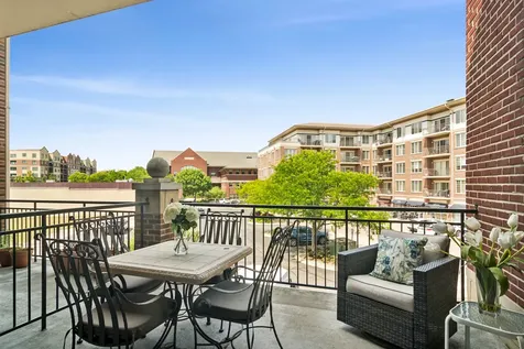 40 East Northwest Highway Mount Prospect IL 60056