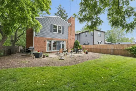 1699 Harding Road Northfield IL 60093