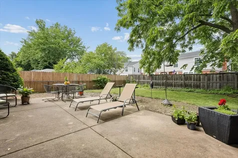 1699 Harding Road Northfield IL 60093