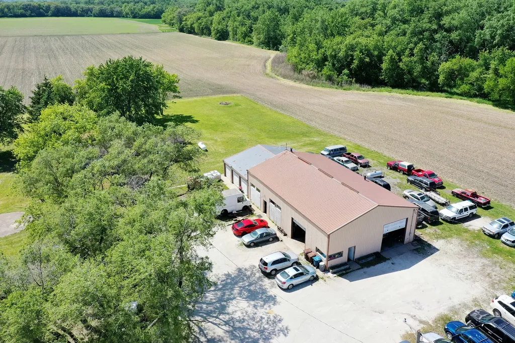3159 North State Route 1 St. Anne IL 60964