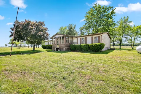 3159 North State Route 1 St. Anne IL 60964