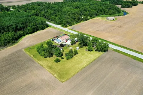 3159 North State Route 1 St. Anne IL 60964