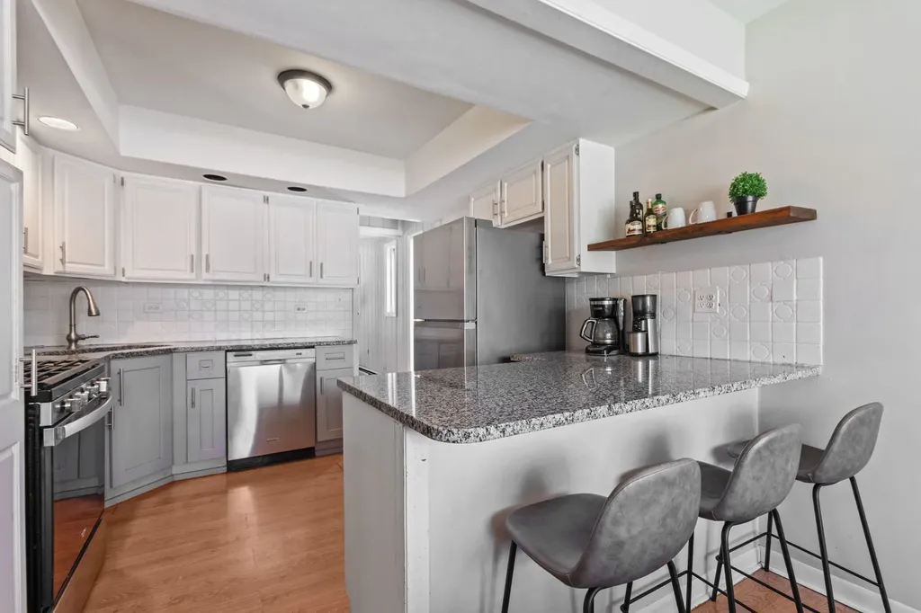 4335 Prospect Avenue Downers Grove IL 60515