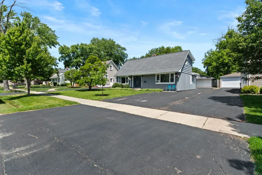 4335 Prospect Avenue Downers Grove IL 60515